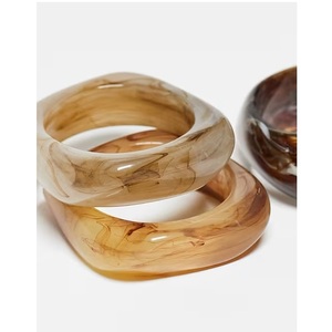 Mode Irrégulier Bracelet Bracelet Bonne Qualité Chunky Résine Bracelet Résine Transparent Bracelet Femmes Bijoux disponibles - Product Image 1