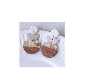 Meilleures ventes Cadeau de la Saint-Valentin Boucles d'oreilles en bois et résine pour les fêtes Boucles d'oreilles de mariage Meilleur fabricant Boucles d'oreilles en bois et résine - Product Image 4