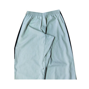 Venta caliente Niños y adultos Traje de Karate Precio barato Poliéster Algodón Bordado Logo Diseño Ropa deportiva Servicio OEM disponible - Product Image 6