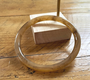 Bracelets en résine traditionnels écologiques de qualité supérieure pour femmes, finition brillante, bracelets faits à la main, vente en gros de bijoux - Product Image 3