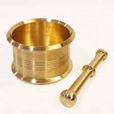 Mortier et pilon en laiton massif pour la cuisine à domicile et à l'hôtel, moulin à sel et à épices, mortier et pilon de qualité supérieure en provenance d'Inde - Product Image 6