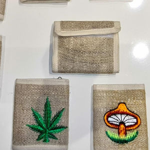 กระเป๋าถือสไตล์โบโฮสำหรับผู้หญิงดีไซน์ใหม่สไตล์อินเดียแบบดั้งเดิมมีซิปปิดโบว์ทำมือหลากสี - Product Image 1