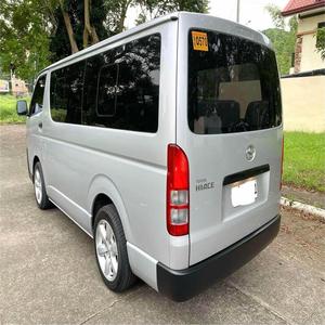 Compre la furgoneta de pasajeros Toyotaa Hiace en venta opciones de 14 a 15 plazas perfectas para transporte escolar o de personal - Product Image 5