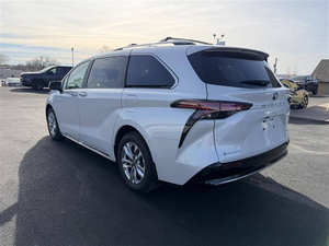 Toyota Sienna Limited 2025 USADA EN EXCELENTES CONDICIONES - Product Image 4