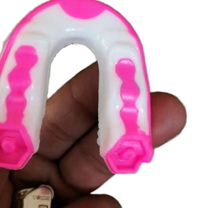 Protège-dents professionnel emballé sur mesure de nouveau style pour la sécurité sportive - Product Image 1