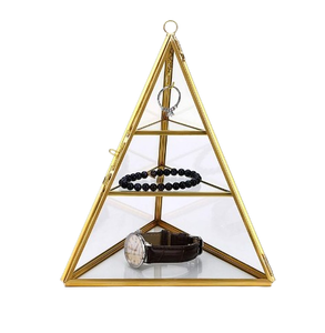 Boîte à bijoux en métal et verre de luxe Montres et accessoires Emballage de qualité supérieure Boîte à bijoux faite à la main avec cadre en métal doré - Product Image 5