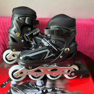 Chaussures de patin à roues alignées avec 4 roues pour les saisons de printemps et d'hiver - Product Image 1