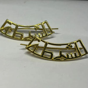 Insigne d'épaule de Dubaï plaqué or 24 carats Badges rectangulaires de style de qualité supérieure avec épingle de sûreté en métal - Product Image 1