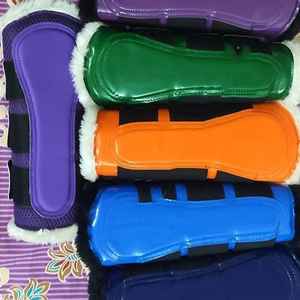 Fabricant équestre grossiste bottes de brossage en fausse fourrure en néoprène de conception personnalisée produits équestres respirants pour chevaux du Pakistan - Product Image 4