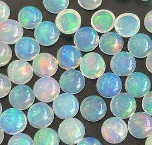 Cabochon rond en opale éthiopienne naturelle de 5mm à dos plat-superbe cabochon rond en opale de qualité multifeu - Product Image 1
