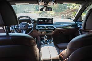 2021 M550i xDrive Twin-Turbo V8 AWD Hautement équipée - Product Image 4