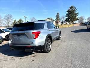 Usado 2024 Ford Explorerr XLT - Product Image 2