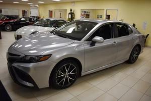 Toyota Camry SE Nightshade Premium 2024, traction avant, turbo, faible kilométrage, cuir clair, toit ouvrant panoramique, prêt à être expédié - Product Image 4