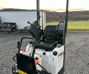 Mini-excavatrice Hitachi, moteur 22 tonnes, poids opérationnel 0,4 m³ de capacité de la benne, puissance 10-25 kW, composants essentiels à vendre - Product Image 5