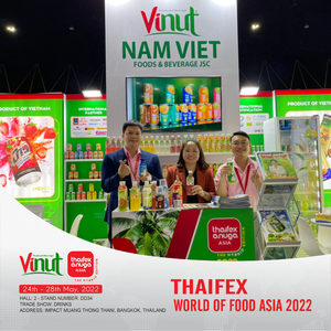 มะม่วงรสเข้มข้นไวนูตขวด 1 ลิตร - ซัพพลายเออร์น้ํามะม่วง 1,000% บริการ OEM เวียดนามน้ํามะม่วงที่ดีที่สุด - Product Image 3