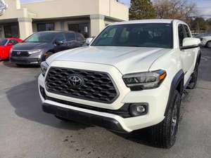 Tacoma TRD Off-Road 2023, Transmisión Manual, Volante a la Izquierda, Color Oscuro, R15, Cuero, en Venta - Product Image 4