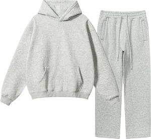 Survêtement gris clair classique pour un confort sans effort et un style quotidien - Product Image 2