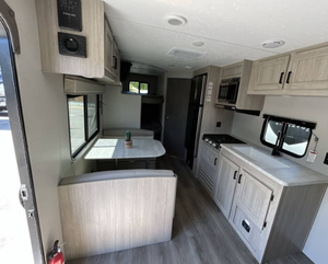 Occasion - 2024 - Coachmen - Catalina - Summit - 261BH - RV - Camper - disponible - Product Image 4