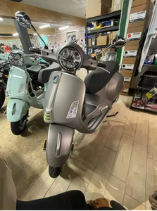 Top ventas 2024 Vespa GTS Super 300 Motocicleta Personalizable 2024 Motos Nuevo Diseño para Motocicleta - Product Image 2