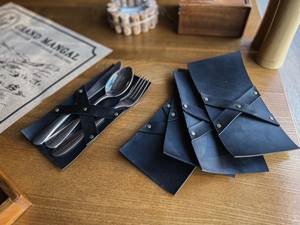 Porta Cubiertos Enrollable de Cuero de Lujo Premium, Resistente al Agua y a los Golpes, Organizador de Utensilios para Hoteles y Restaurantes, Compra al por Mayor - Product Image 4