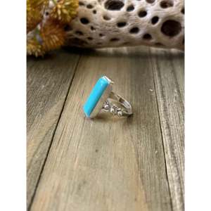 Anillo de Plata de Ley y Turquesa Kingman Hecho por Artesanos Navajo, Joyería Coleccionable Cultural, Talla 6 - Product Image 4
