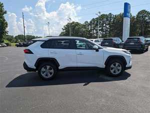 SUV XLE FWD 2024 Usado con Asientos de Cuero, Llantas R18, Control de Crucero Adaptativo, Interior Claro - Product Image 3