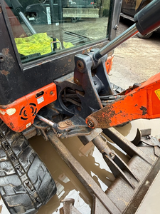 Excavadora Compacta Kubota U27-4 de 2.7 Toneladas, Mini Excavadora Hidráulica con Motor Diésel para Movimiento de Tierras - Product Image 4