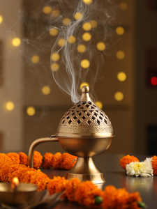 Porte-encens en laiton durable et écologique au look vintage pour les rituels d'église et de temple - Product Image 4