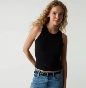 Haut froissé fluide pour femme-Tissu léger, parfait pour le décontracté, disponible dans une variété de couleurs Débardeurs d'entraînement pour femmes - Product Image 2