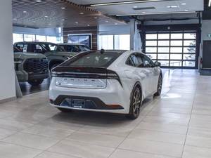 Toyota Prius Híbrido Enchufable XSE 2025 Económico - Product Image 2