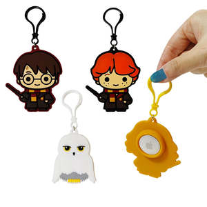 Llaveros de silicona de Harry Potter. Portaetiquetas T.a.g, Caja de 150 Unidades, Envío Gratuito al por Mayor - Product Image 2