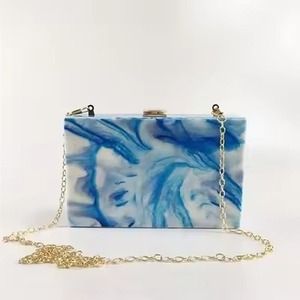 Résine époxy noire bohème antique avec chaîne en laiton pochette florale sac de soirée en résine pour les fêtes et pour les mariées et les filles - Product Image 2