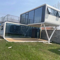 Cabine préfabriquée compacte de luxe en forme de pomme, maison préfabriquée avec un design gain de place