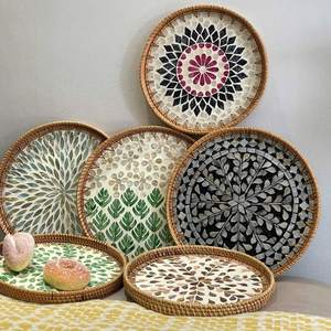 Bandeja Decorativa de Ratán Hecha a Mano de Alta Calidad con Asa, Bandeja Flotante para Piscina, Ecológica, Fabricada por 99 Gold Craft - Product Image 1