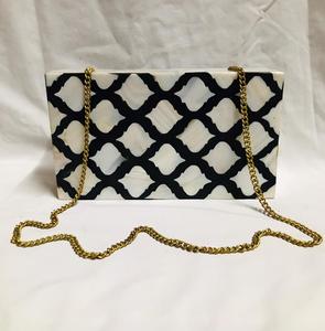 Bolso de mano de resina para mujer de diseñador hecho a mano 100%, bolso de mano con correa de cadena, cierre de solapa, fiestas de bodas, rentable y elegante - Product Image 5