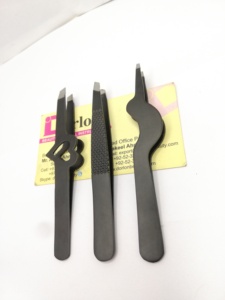 แหนบถอนขนคิ้วสีดำแบบปรับแต่งโลโก้ได้ตามต้องการแหนบแบบเอียงเคลือบสีดำ - Product Image 5