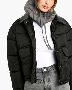 Blousons d'hiver pour femmes en polyester 100% de couleur noir jais, prix bas, 2026, col montant, chauds, respirants, style bulle - Product Image 3