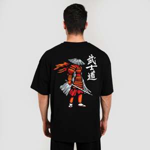 เสื้อยืดโอเวอร์ไซส์สีดำ ผ้าคอตตอนเจอร์ซีย์ 100% ระบายอากาศได้ดี ผ่านกระบวนการ Acid Wash น้ำหนัก 300gsm ลายเรียบ ทรงพอดีตัว มีทั้งแบบแขนยาวและแขนสั้น - Product Image 1