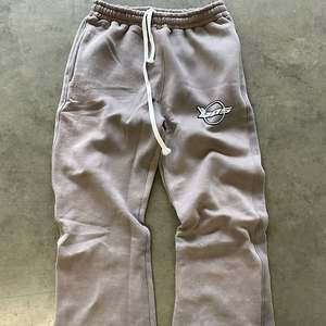 Conjunto Deportivo Premium Unisex de Invierno, Lavado Ácido, Grueso, Ecológico, para Uso Casual, Gimnasio y Ropa Urbana - Product Image 2