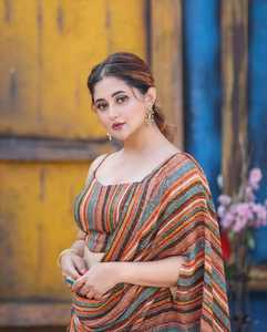 Saree georgette de luxe léger à la demande avec impression numérique pour les femmes vêtements de bureau Saree d'Inde - Product Image 4