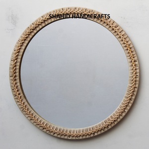 Espejo de pared de lujo hecho a mano con diseño de hoja nueva característica decorativa única para el hogar fabricado y exportado desde la India - Product Image 6