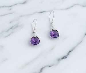 Boucles d'oreilles clous en améthyste facettée en forme de larme, plaquées or, en argent sterling, bijoux minimalistes, cadeau de naissance de février - Product Image 3