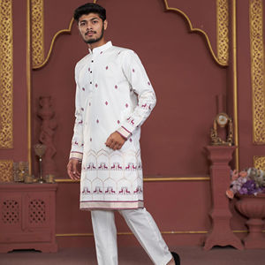 Kurta imprimé blanc de haute qualité pour hommes avec motif complexe de cerf et style détaillant Kurta parfait pour les occasions festives - Product Image 1