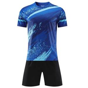 Dernier design, nouveau style, uniforme de football de qualité supérieure, couleur unie, short 100% polyester, séchage rapide, couleur personnalisée en vente - Product Image 1