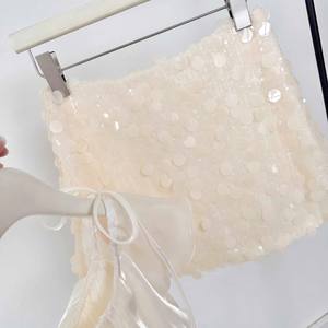 Top de Gasa sin Mangas con Volantes en Capas Blancas de Alta Calidad para Mujer - Product Image 2