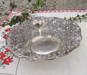 Vajilla Decorativa de Acero Inoxidable de Alta Calidad y Diseño Moderno de Lujo, Tazones para Servir para Restaurantes, Hoteles y Catering - Product Image 1