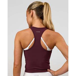 Camiseta Deportiva Transpirable Flow Performance Tank 2.0 en Color Cereza Lacado - Product Image 3