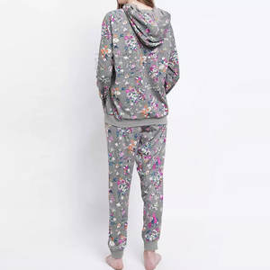 ชุดวอร์มสองชิ้นระบายอากาศได้ดีดีไซน์สะดุดตาวัสดุน้ำหนักเบาและกราฟิกสดใส - Product Image 2