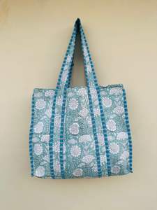 Sac fourre-tout fait à la main 100% coton pour femmes imprimé floral sac à bandoulière à la mode et à la mode avec fermeture à glissière pour une utilisation toute l'année - Product Image 5