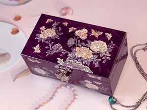 Caja de Joyería de Lujo Hecha a Mano con Incrustaciones de Madreperla de Madera de Primera Calidad para Exportación, con Patrón Floral Grabado y Forma Personalizable - Product Image 3